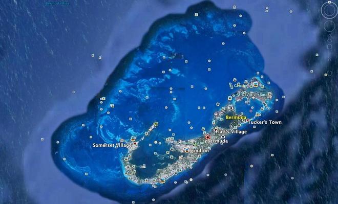 Bermuda’s main sailing facilities are at Hamilton towards the left corner of the image, with the airport at the diagonally opposite corner. © Google Earth